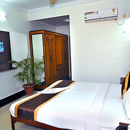 Hotel Rajhans International Bhāgalpur Buitenkant foto