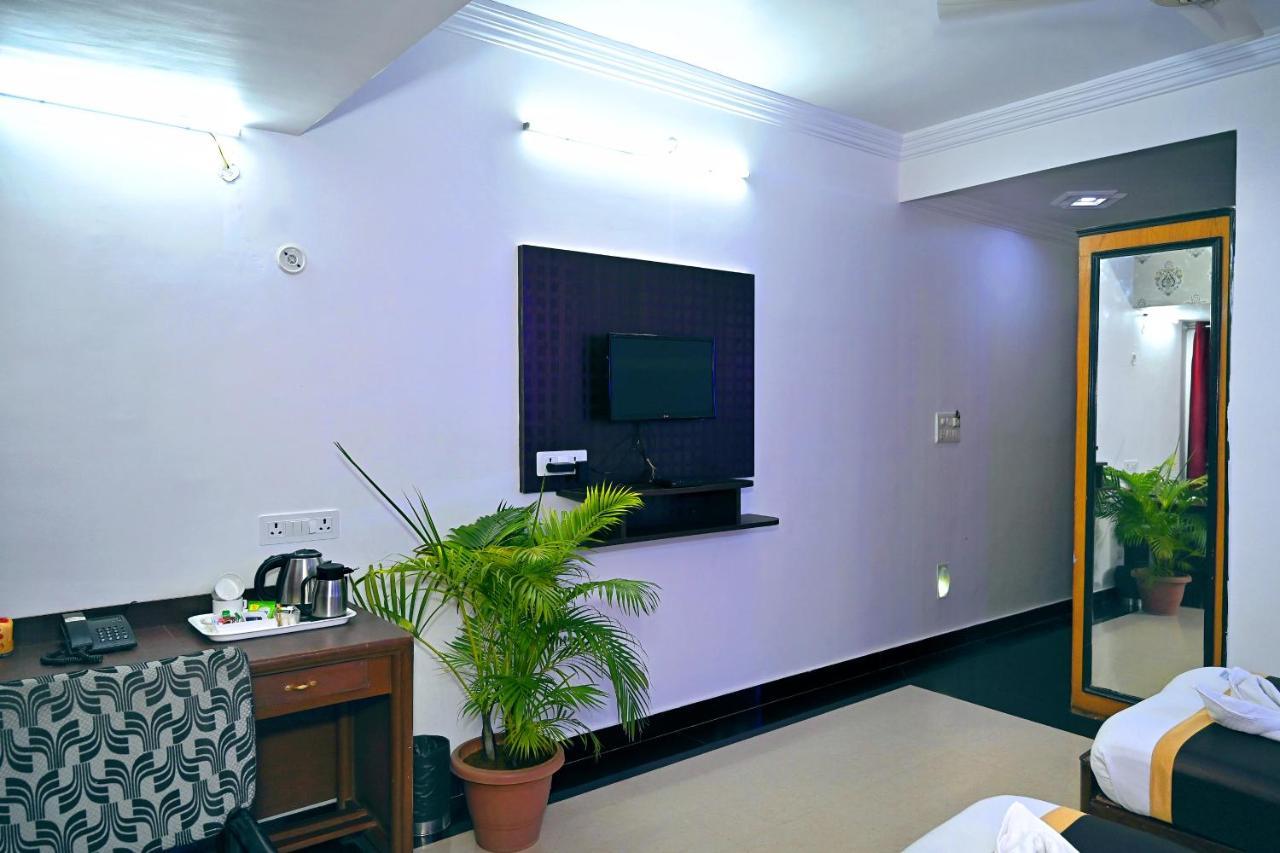 Hotel Rajhans International Bhāgalpur Buitenkant foto