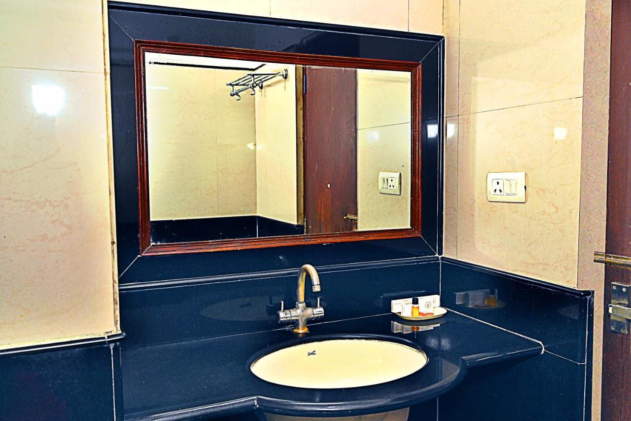 Hotel Rajhans International Bhāgalpur Buitenkant foto