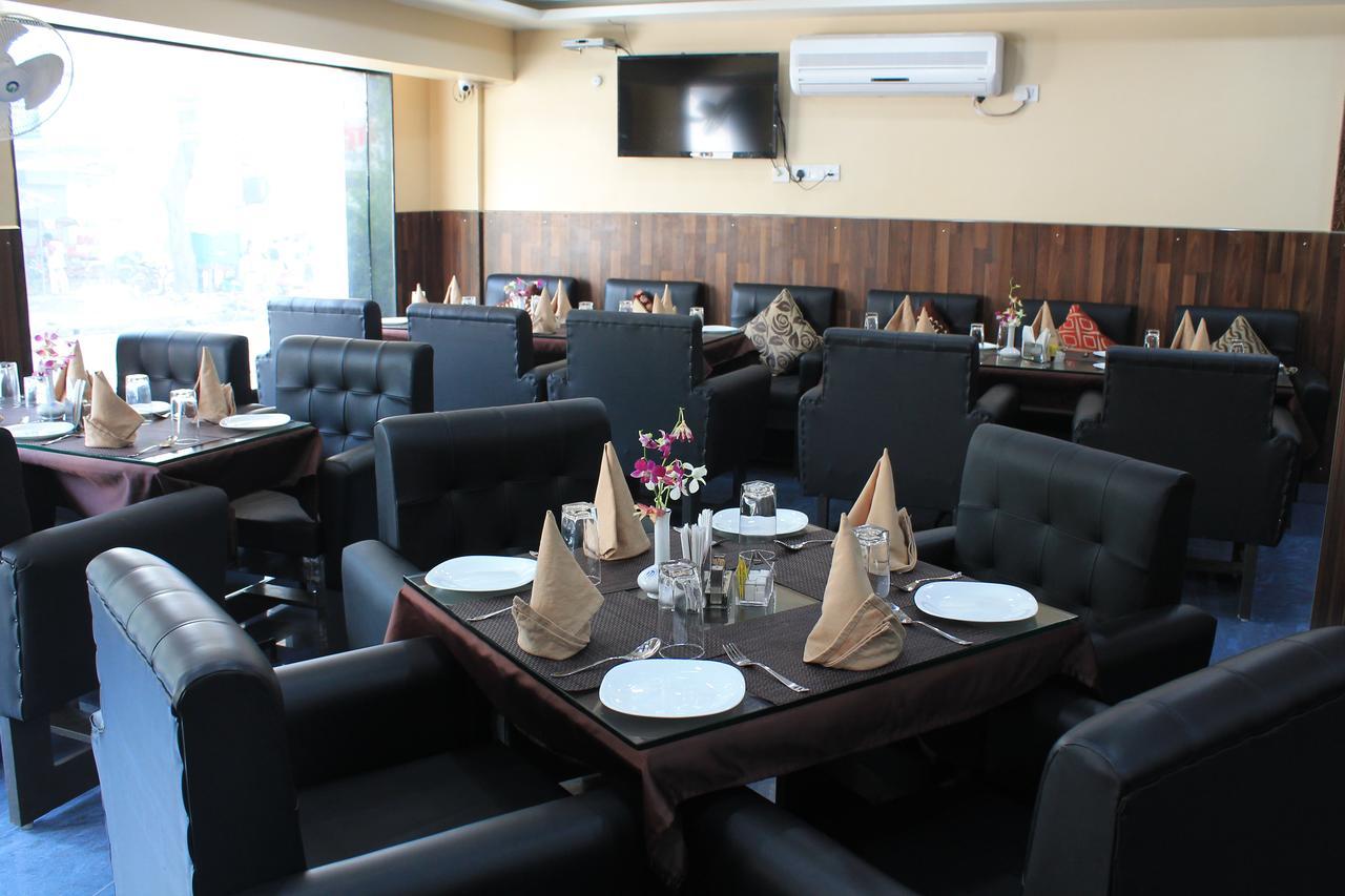 Hotel Rajhans International Bhāgalpur Buitenkant foto