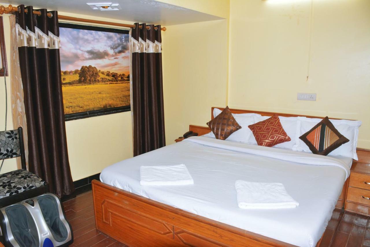 Hotel Rajhans International Bhāgalpur Buitenkant foto