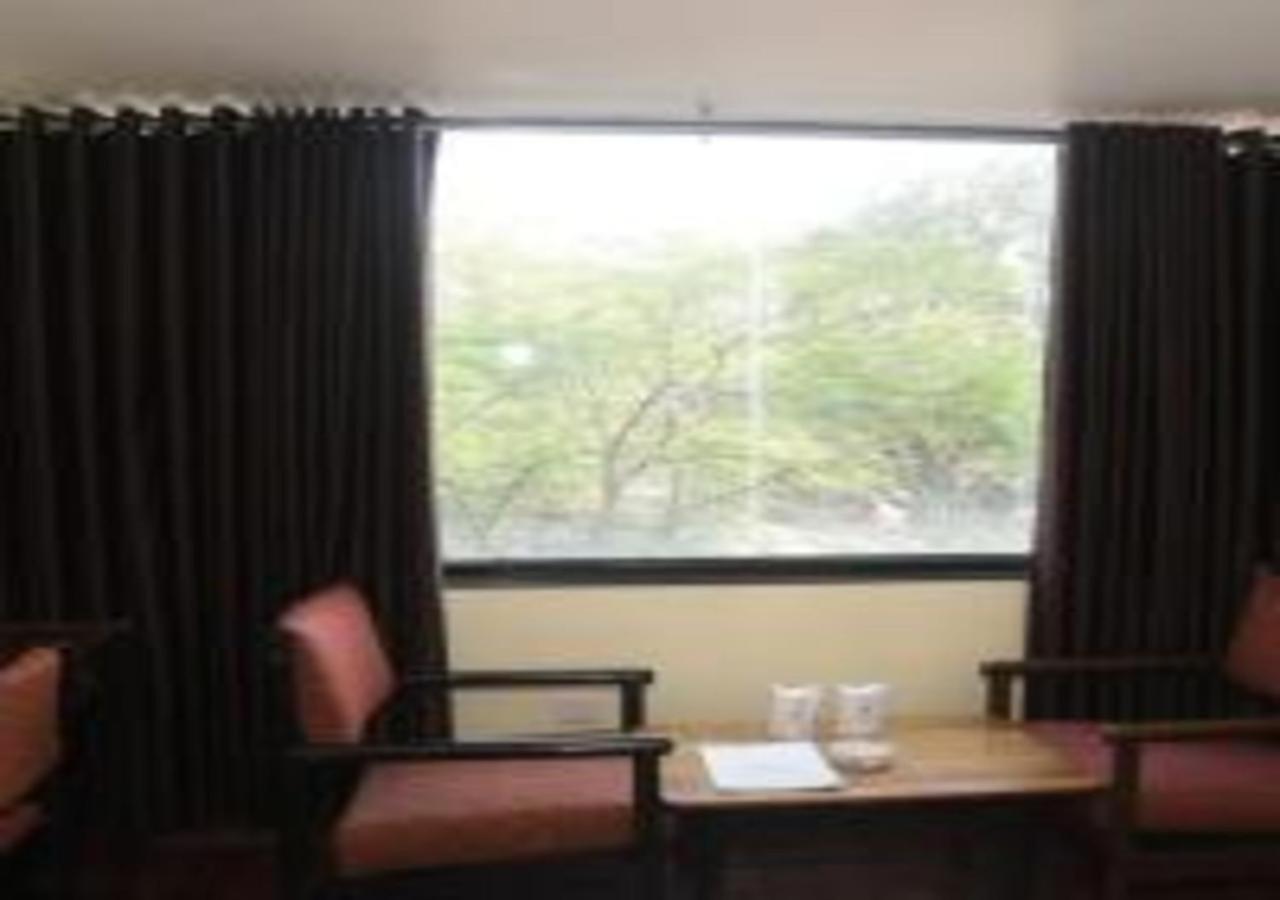 Hotel Rajhans International Bhāgalpur Buitenkant foto